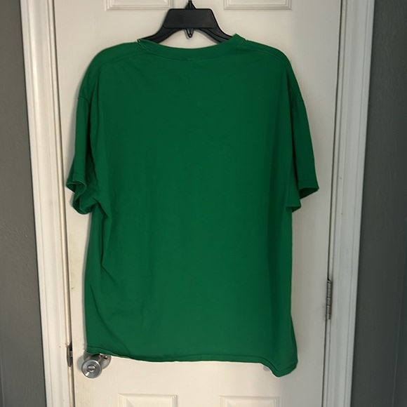 Star Wars Yoda with Headphones T-Shirt - Picture 2 of 2